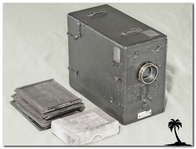 Hall-Detective Camera
