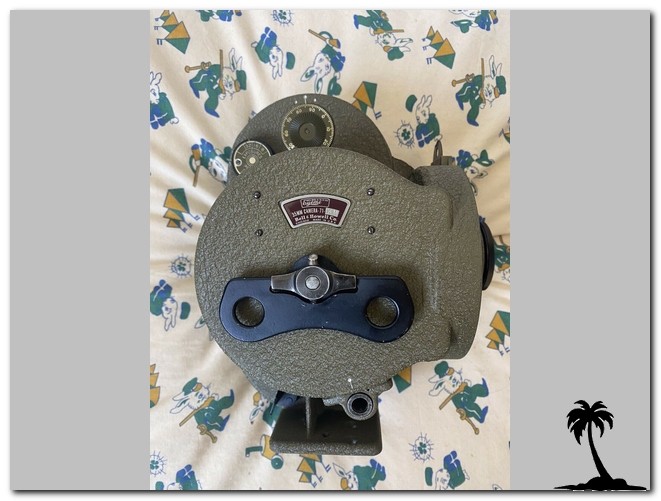 Bell and Howell-Eyemo Automatic Cine 71KM