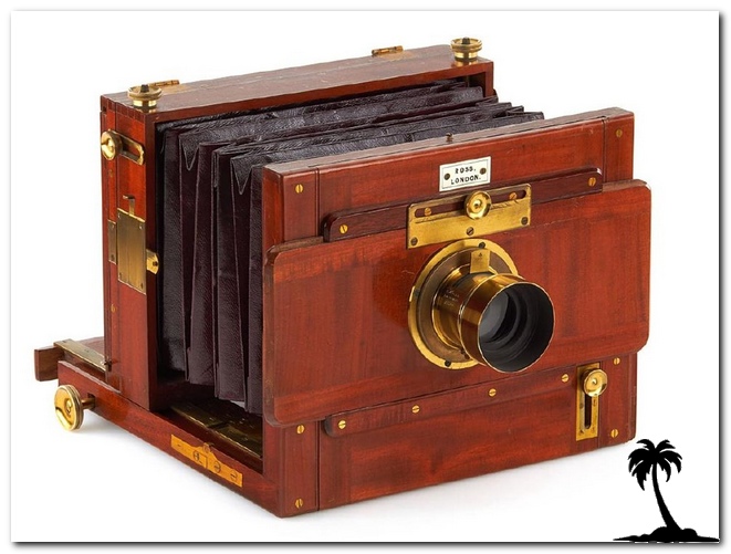 Ross-Ross Tailboard Camera