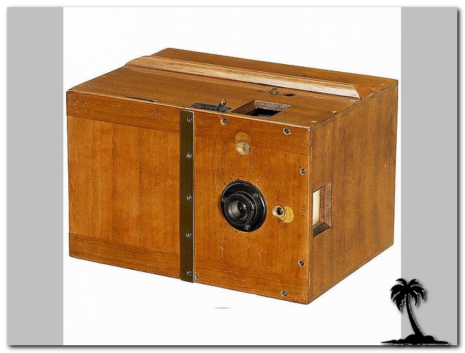 Magazine Camera