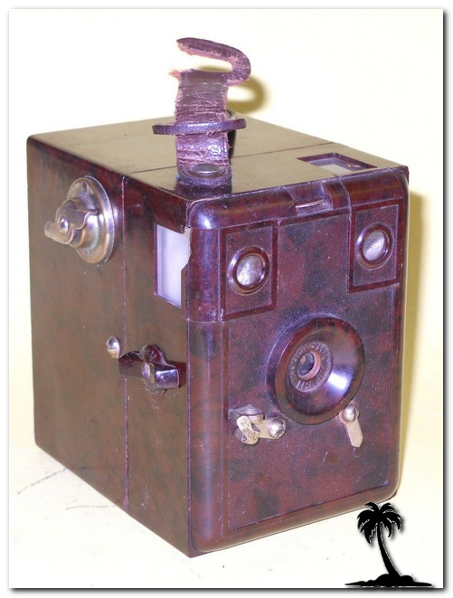 Merit Box red-brown