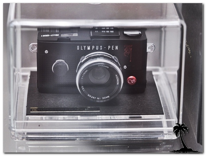 Olympus Pen F Black Sharan
