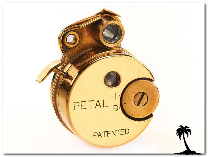 Sakura Seiki-Petal round gold