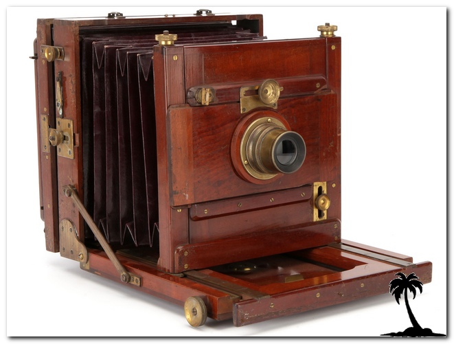 Reversed tailboard camera