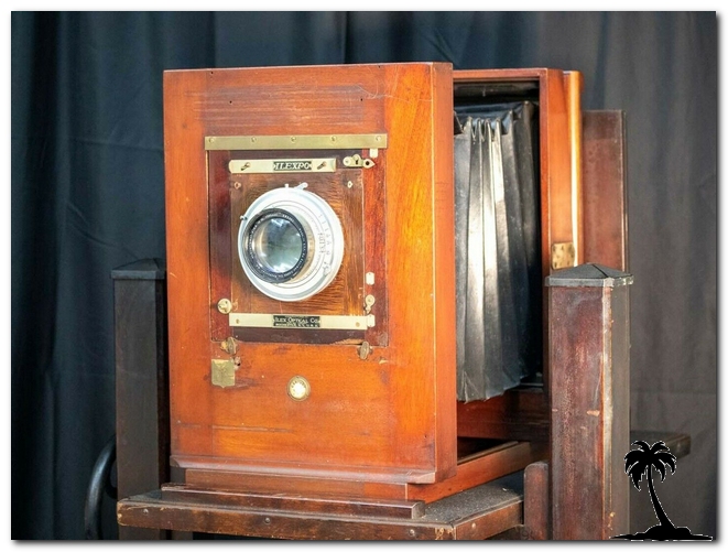 Century-Field Camera Model 7